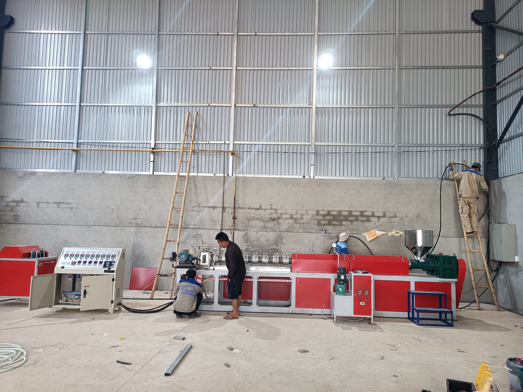 Lắp đặt bàn giao dây chuyền sản xuất xốp bọc trái cây tại Thanh Hoá